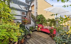 Central Penthouse Apartment With Rooftop Terrace